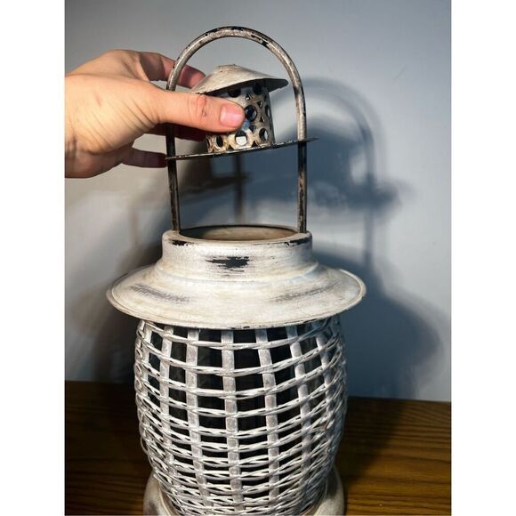 Candle Holders Retro Rattan Candle Holder with Candle Archipelago Botanicals can - Picture 4 of 7